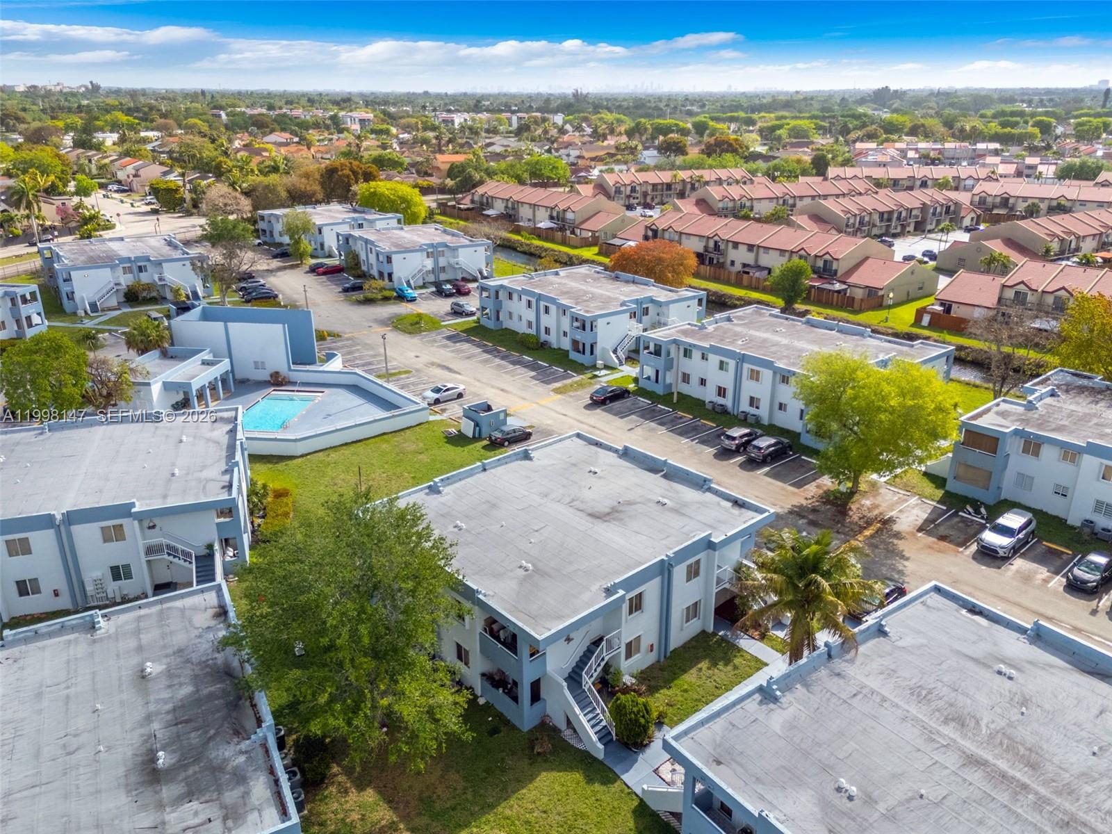 LAKE FOREST PARK CONDO VI - Residential