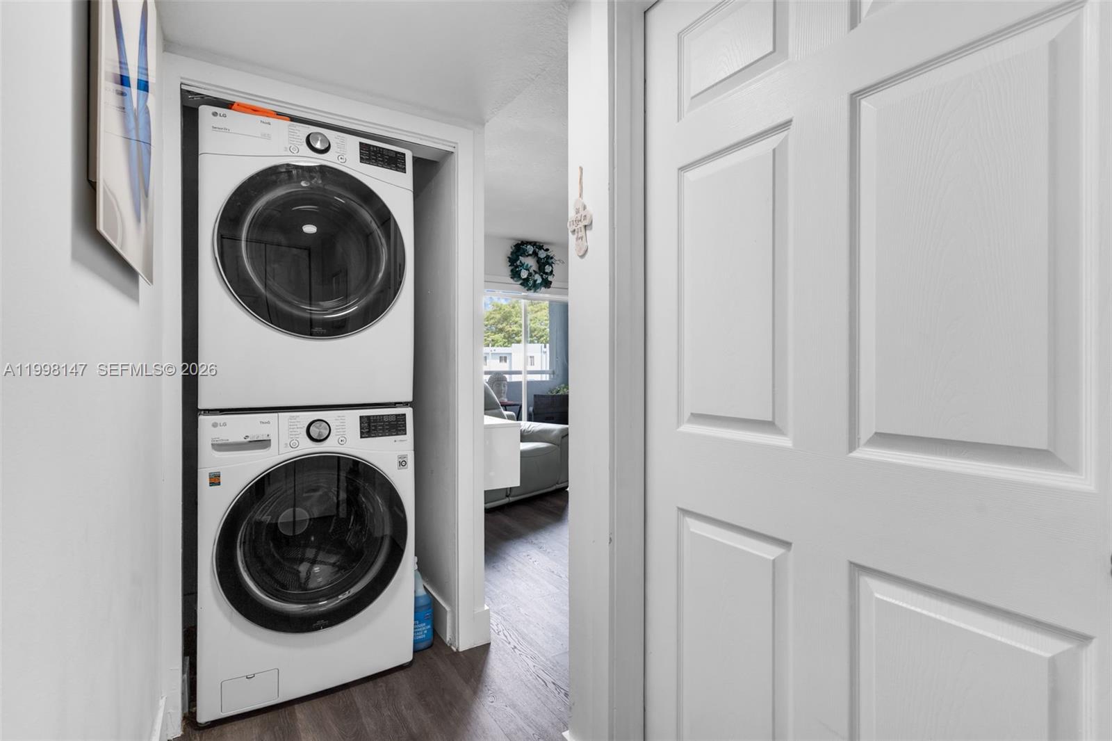 LAKE FOREST PARK CONDO VI - Residential