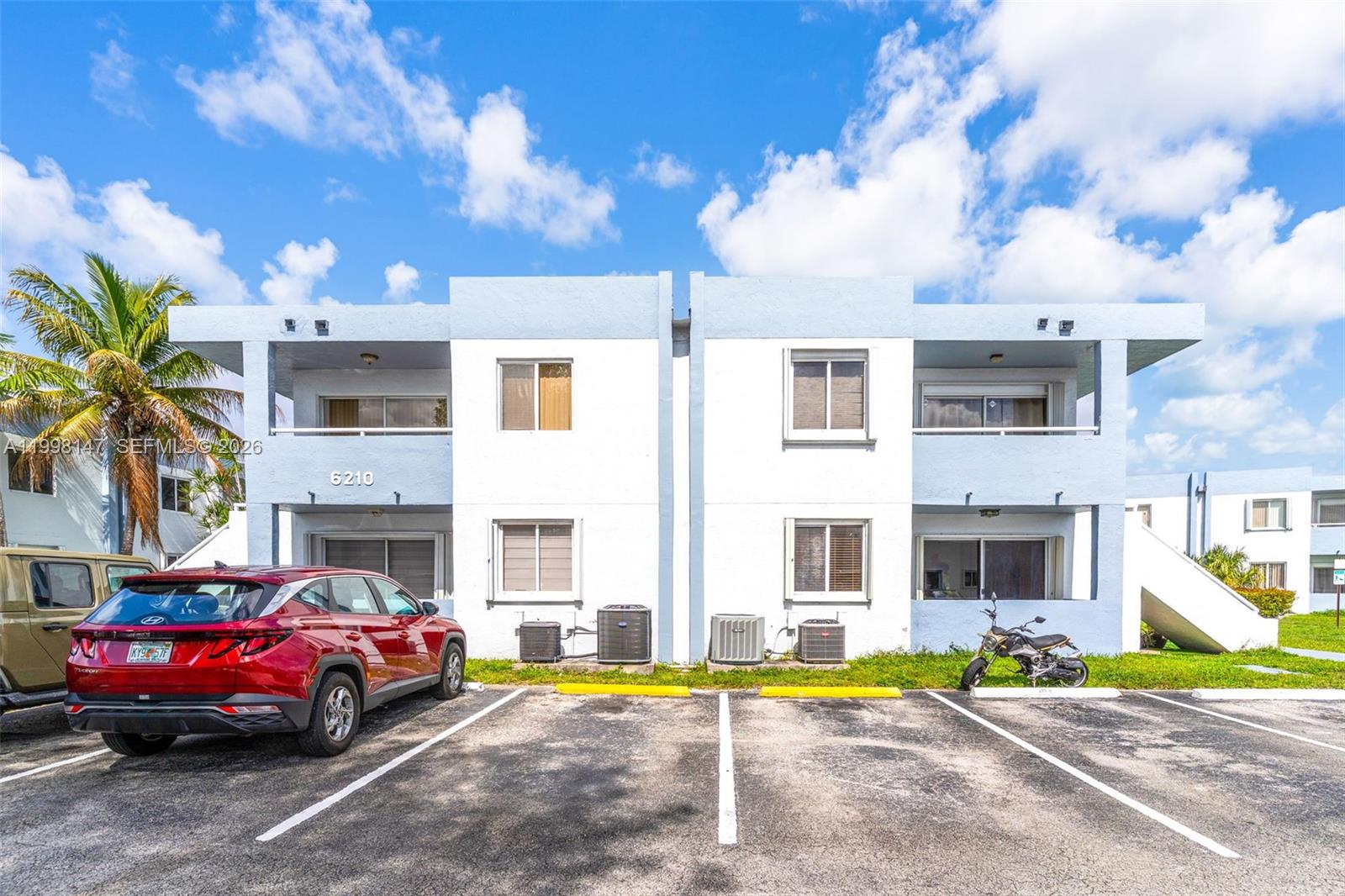 LAKE FOREST PARK CONDO VI - Residential