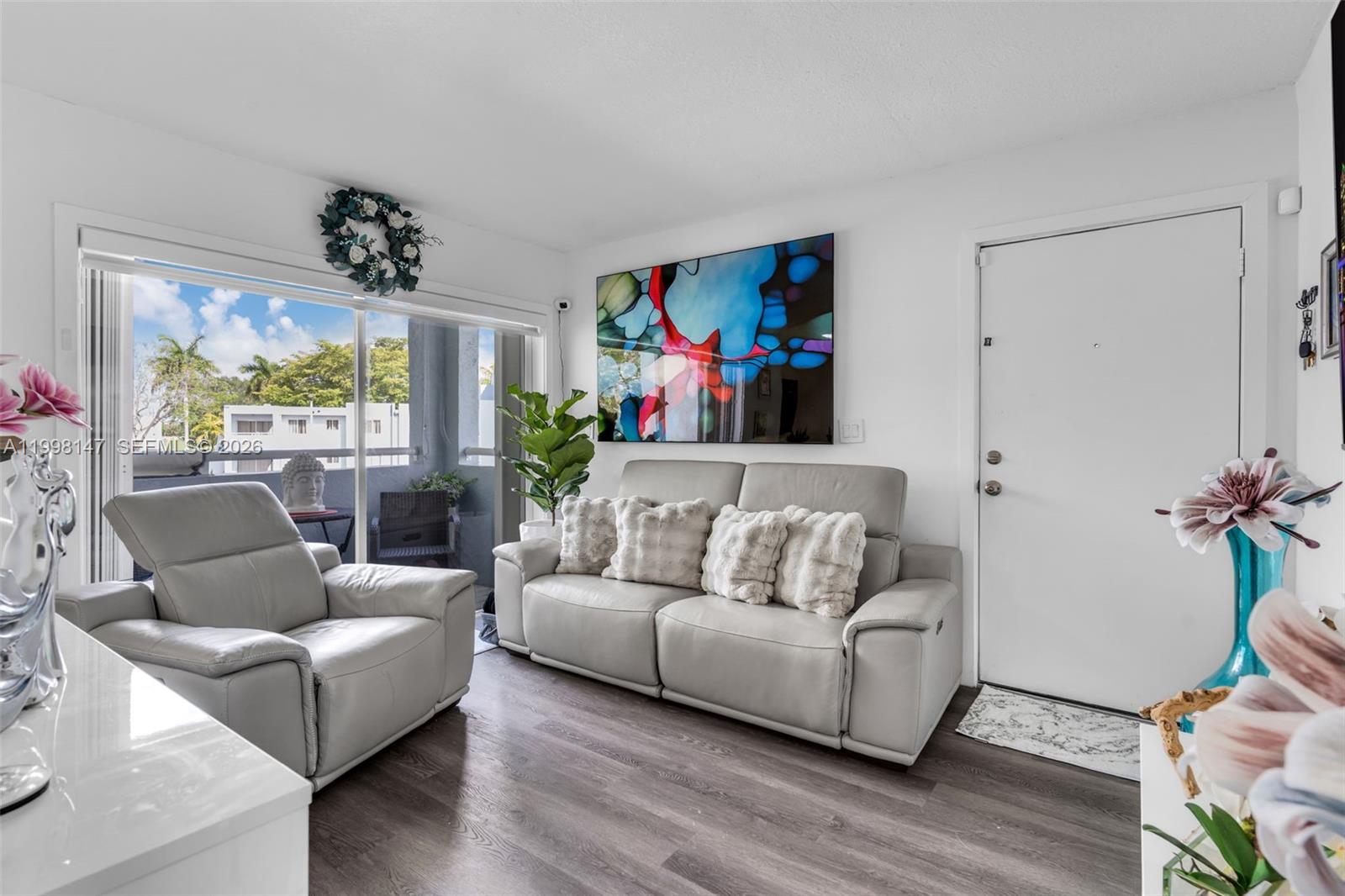 LAKE FOREST PARK CONDO VI - Residential