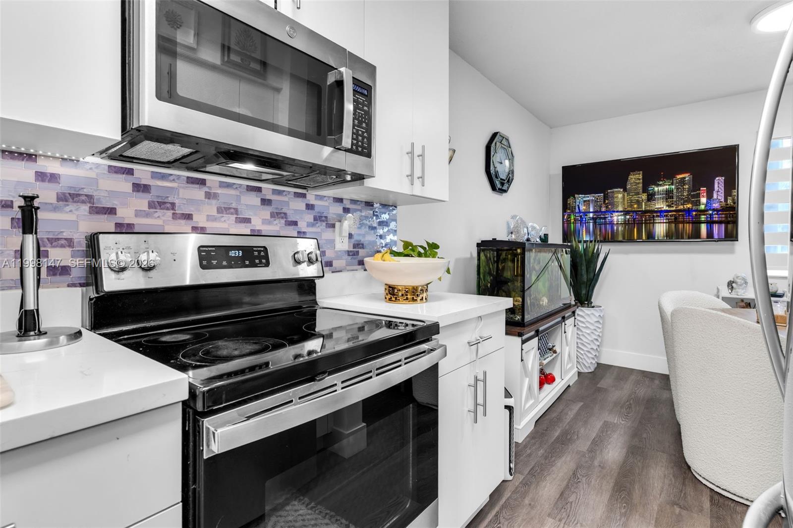 LAKE FOREST PARK CONDO VI - Residential