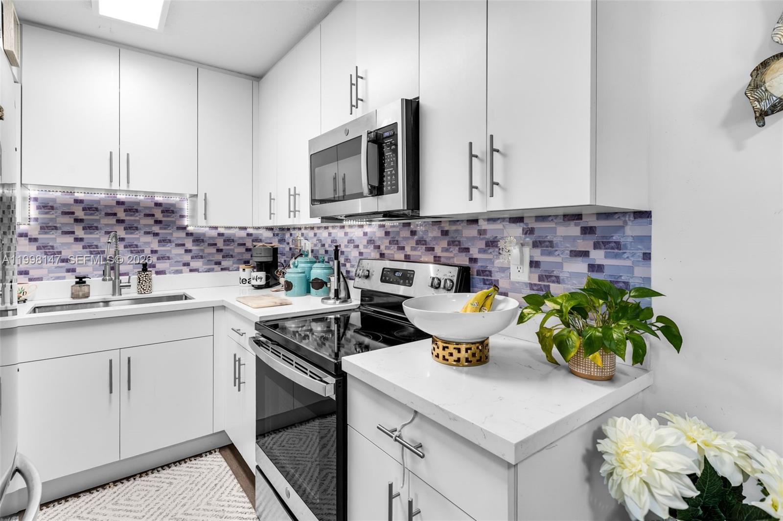 LAKE FOREST PARK CONDO VI - Residential