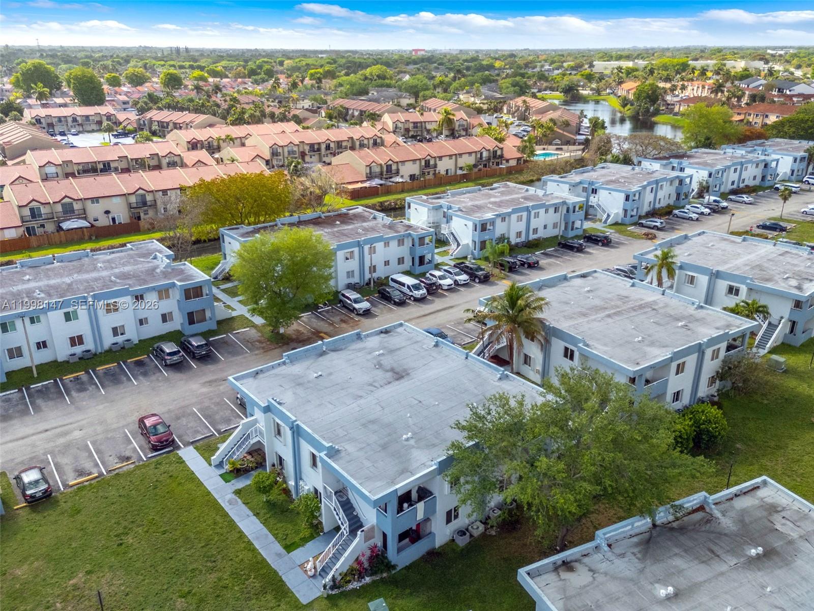 LAKE FOREST PARK CONDO VI - Residential