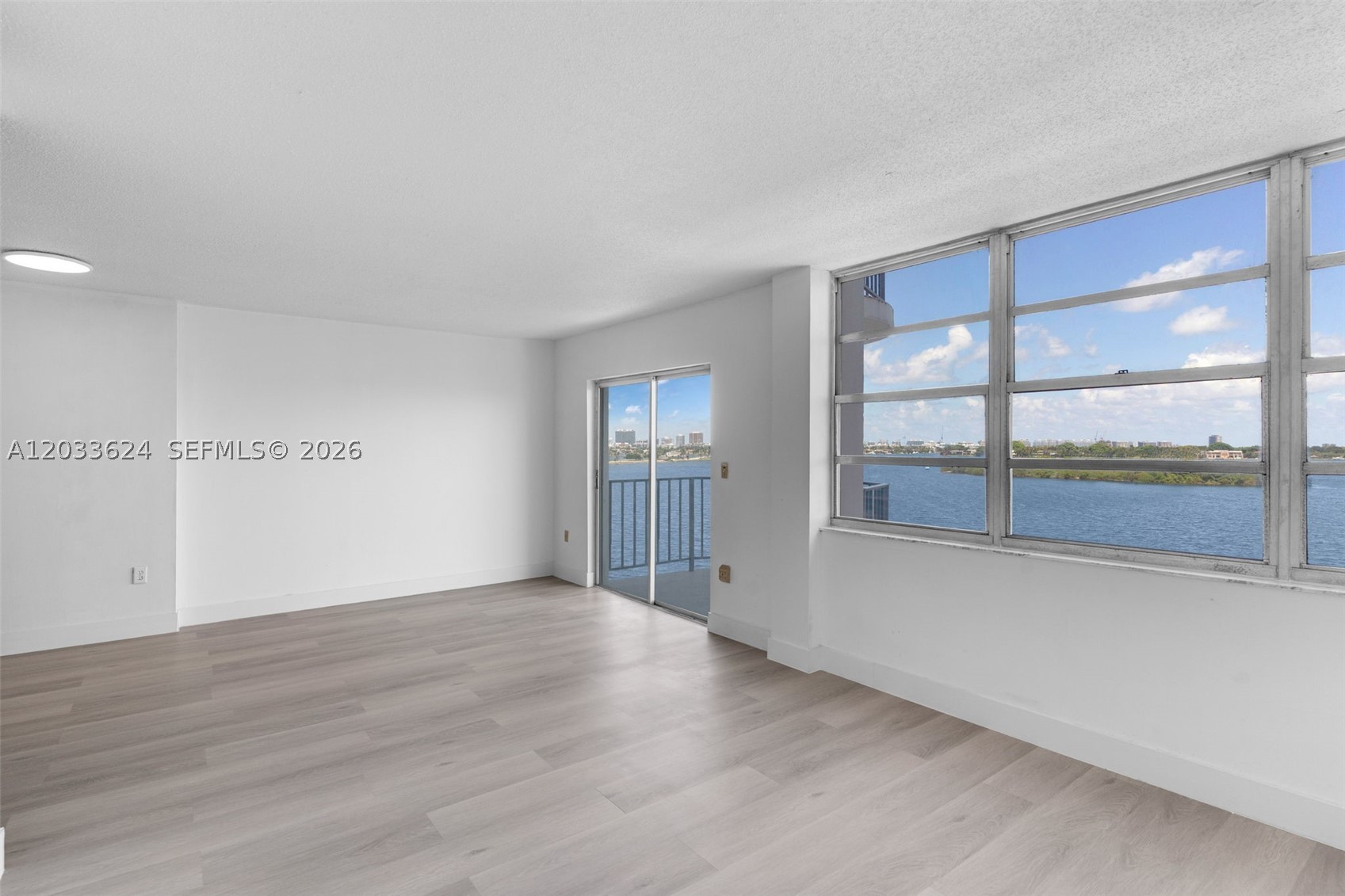 11930 N Bayshore Dr 704