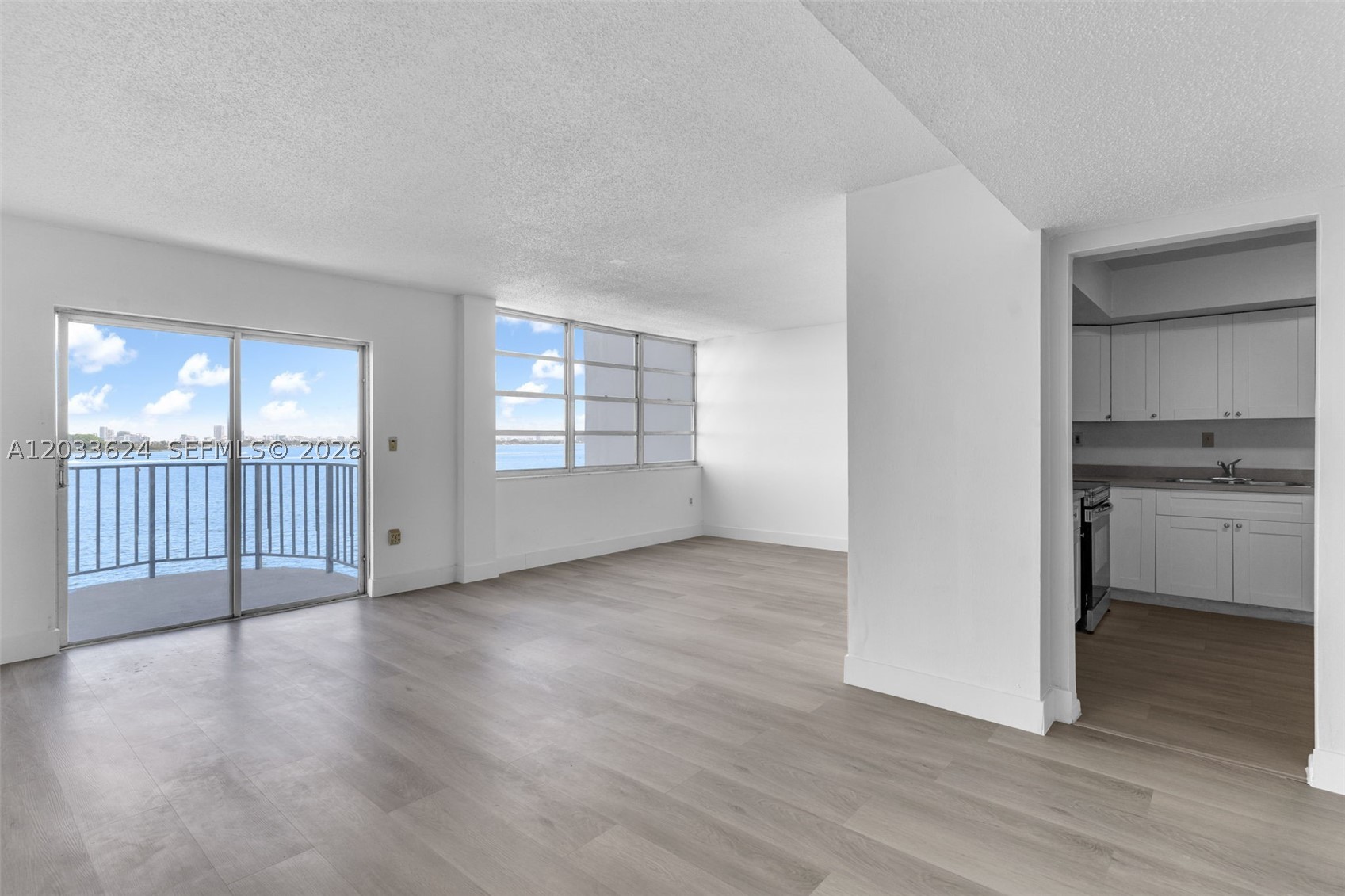 11930 N Bayshore Dr 704
