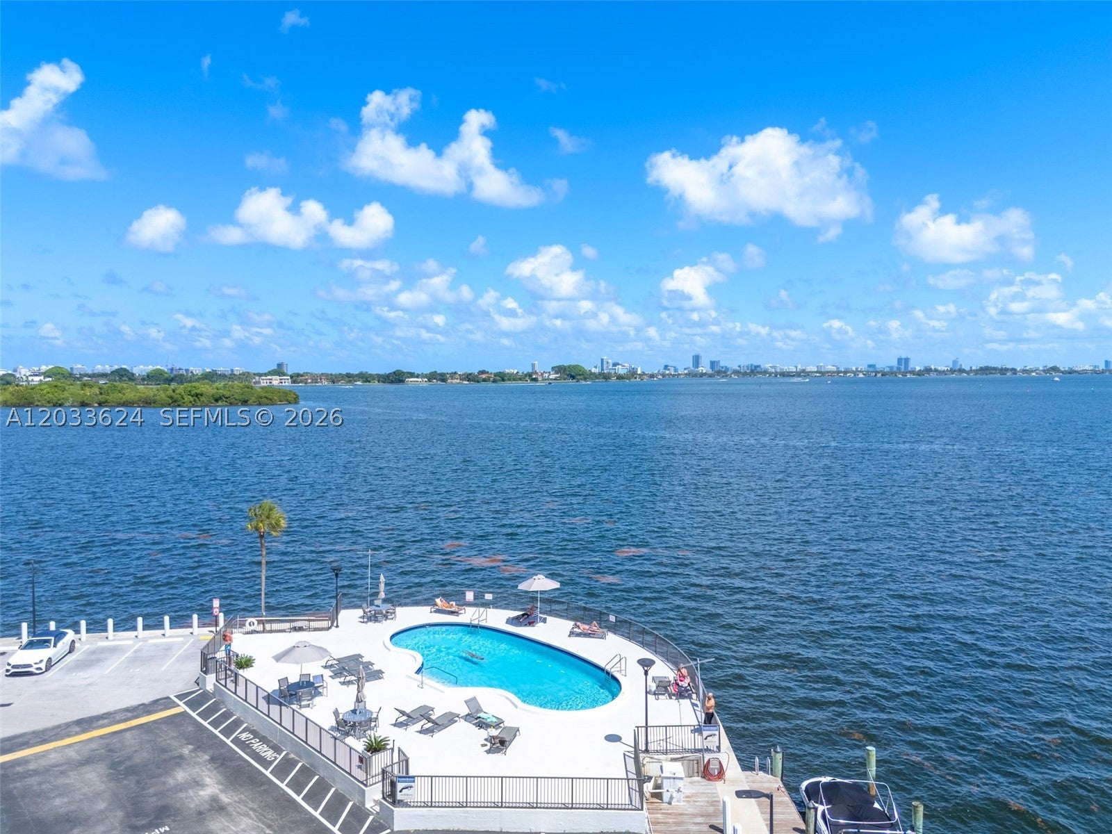 11930 N Bayshore Dr 704