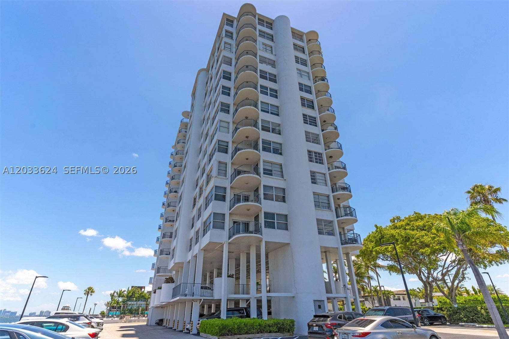 11930 N Bayshore Dr 704