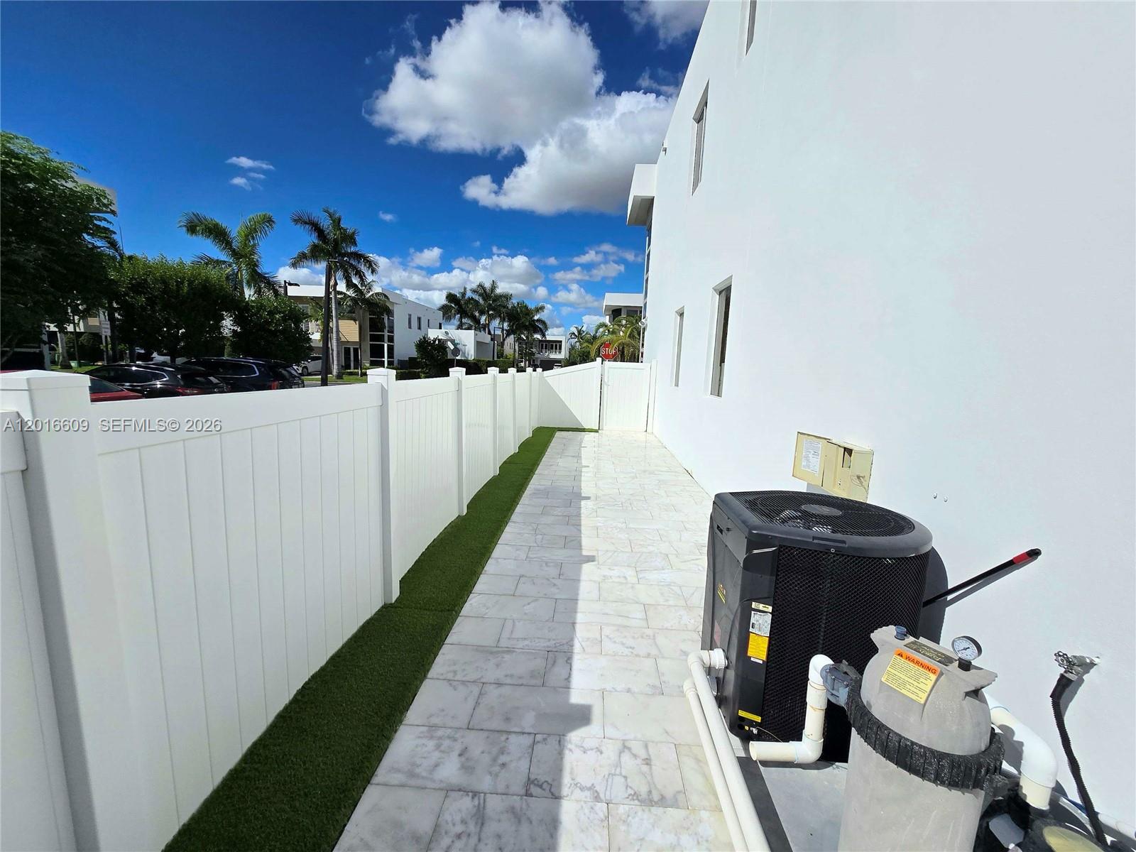 DORAL COMMONS RESIDENTIAL - Residential