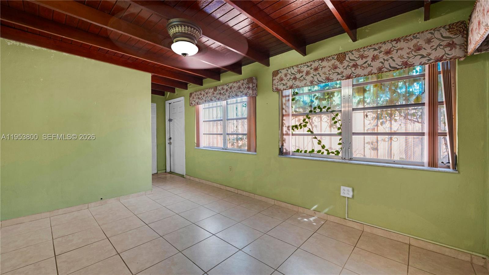 THE PINES - Residential Income