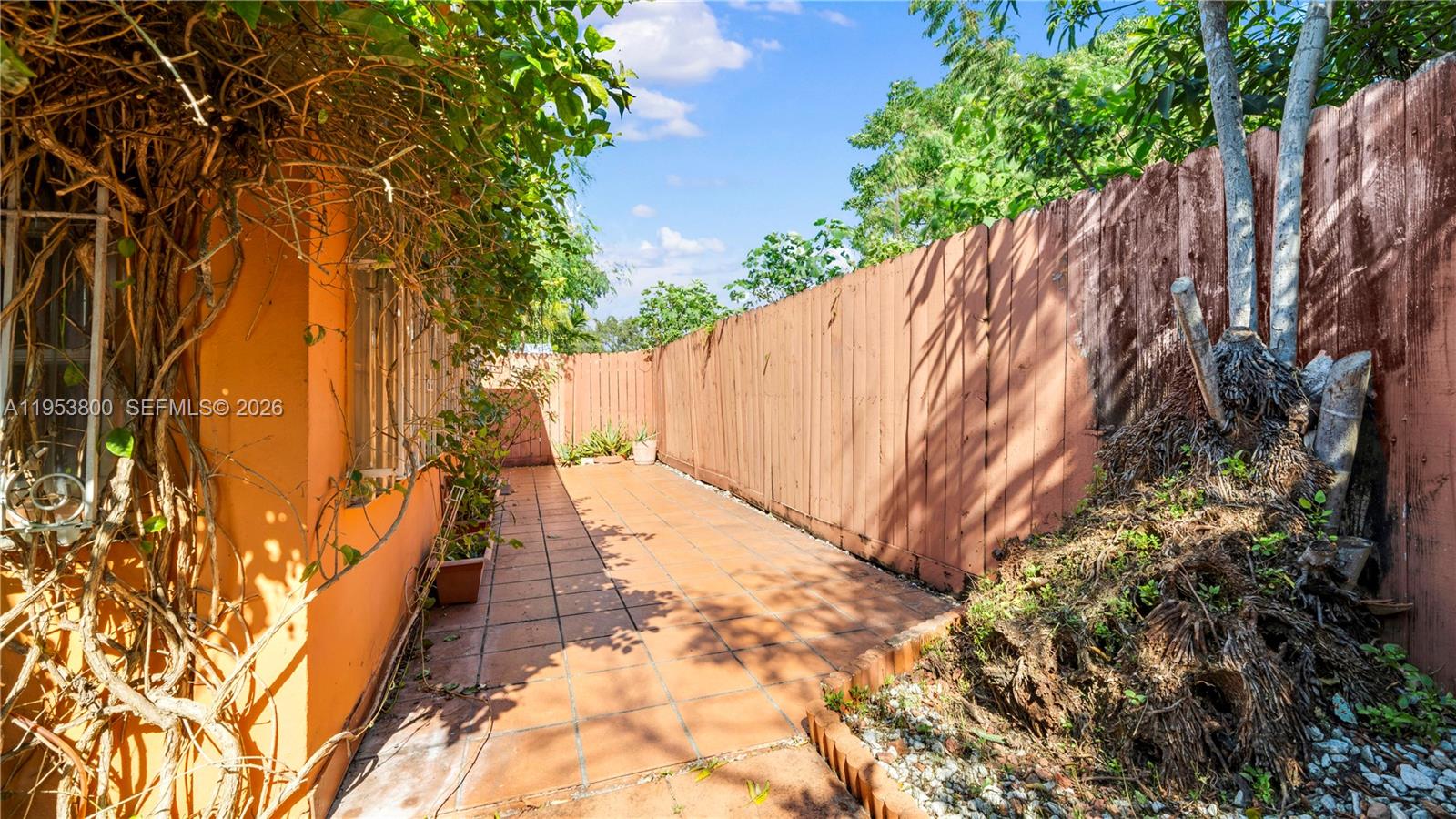 THE PINES - Residential Income