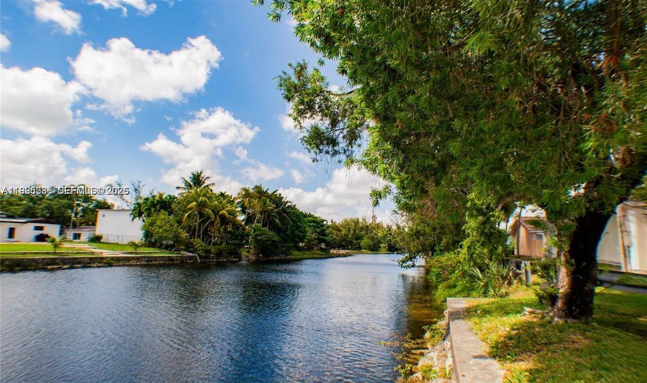 GABRIELLA CONDO NORTH - Residential