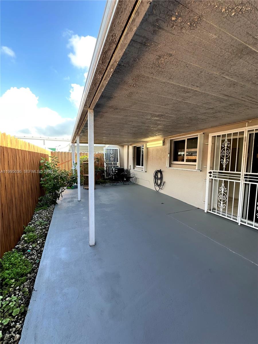 GABRIELLA CONDO NORTH - Residential