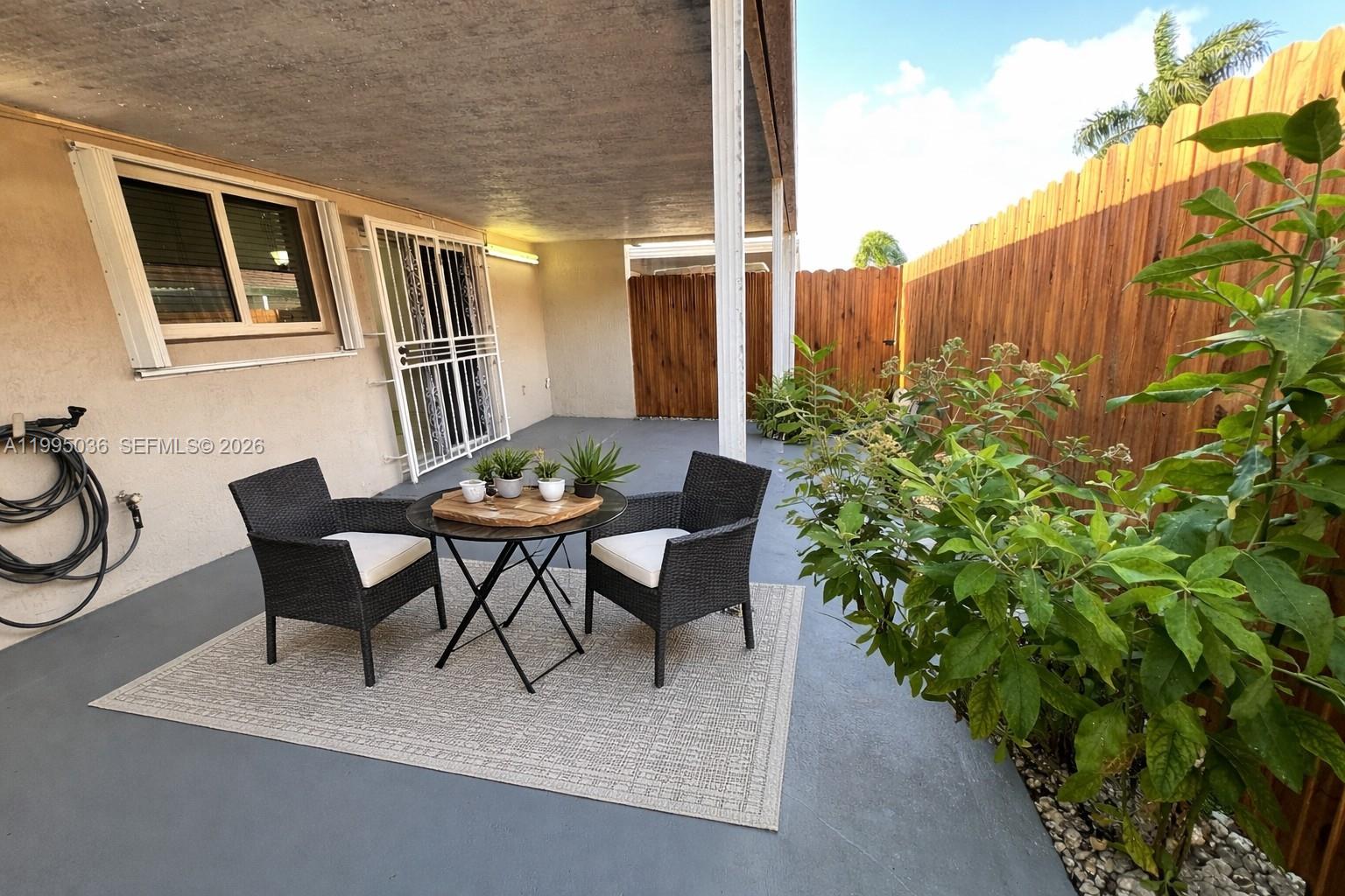 GABRIELLA CONDO NORTH - Residential