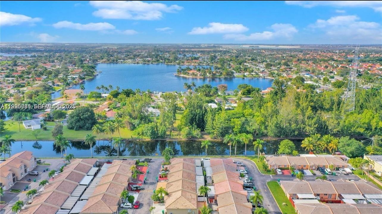 GABRIELLA CONDO NORTH - Residential