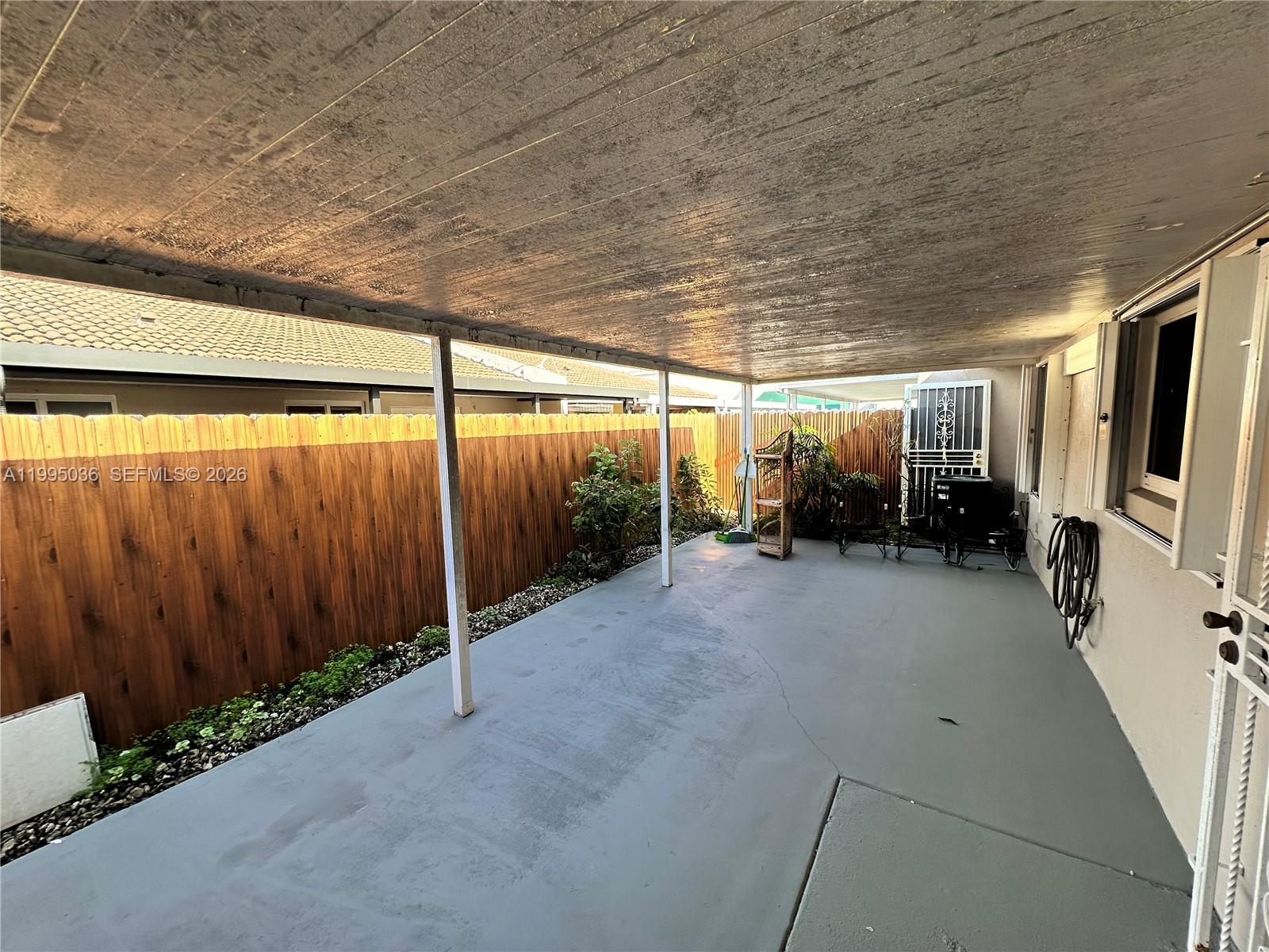 GABRIELLA CONDO NORTH - Residential