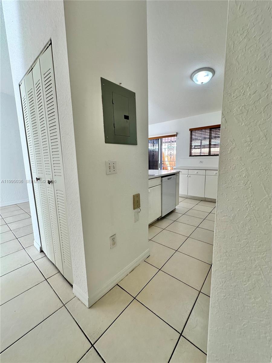 GABRIELLA CONDO NORTH - Residential