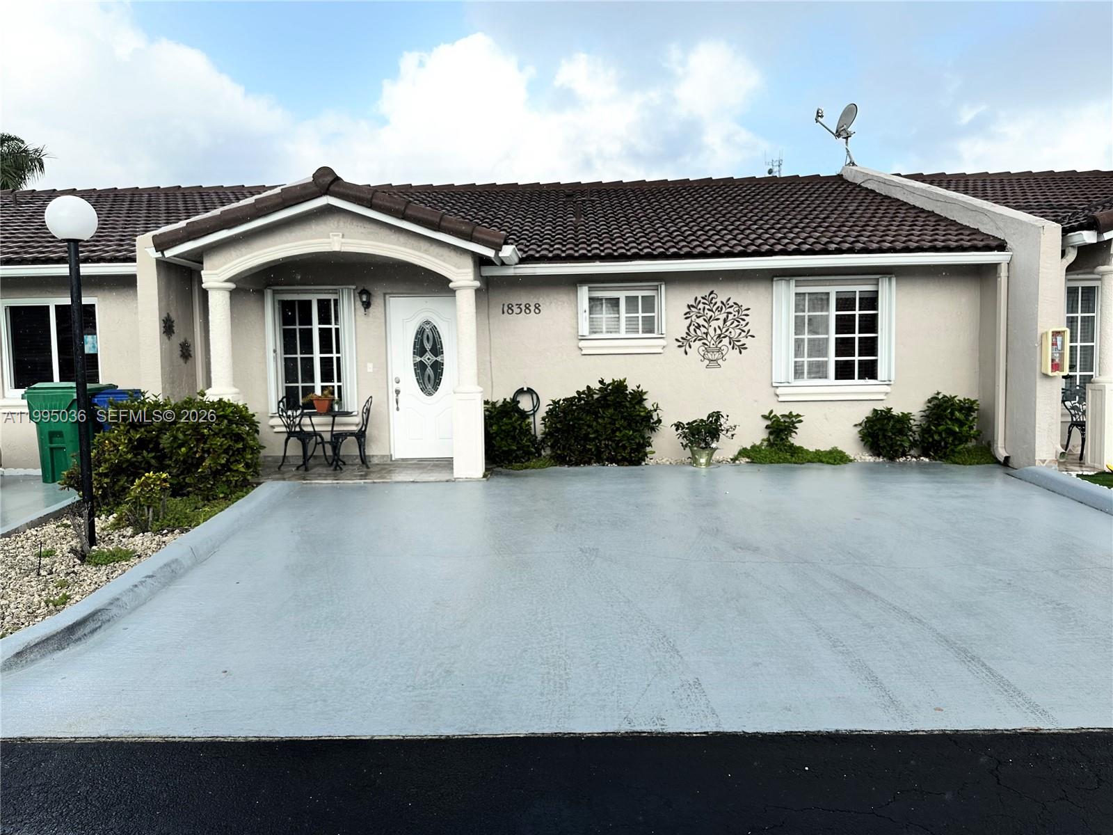 GABRIELLA CONDO NORTH - Residential