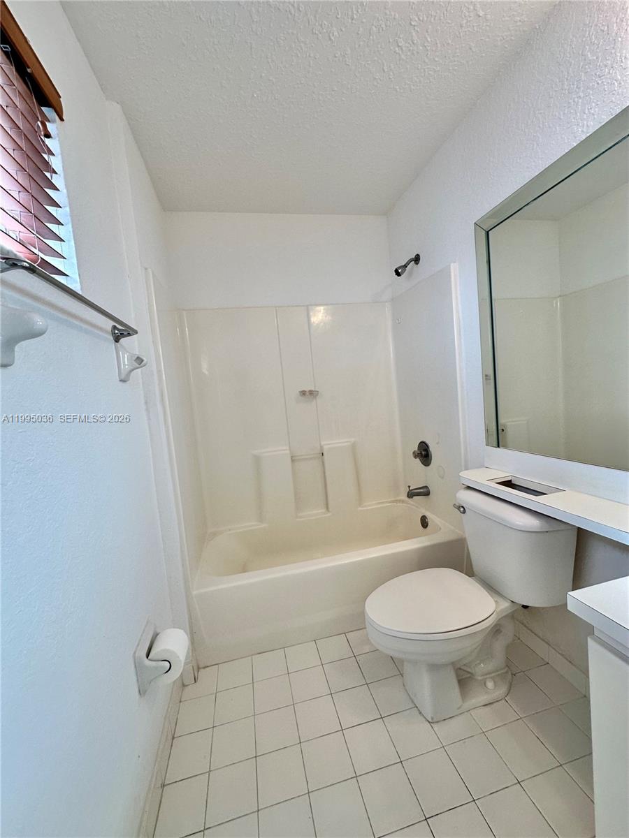 GABRIELLA CONDO NORTH - Residential