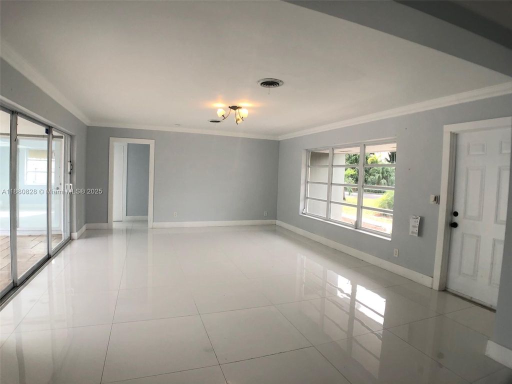 Photo of 3340 NE 17th Way, Oakland Park, FL 33334 (MLS # A11880828)