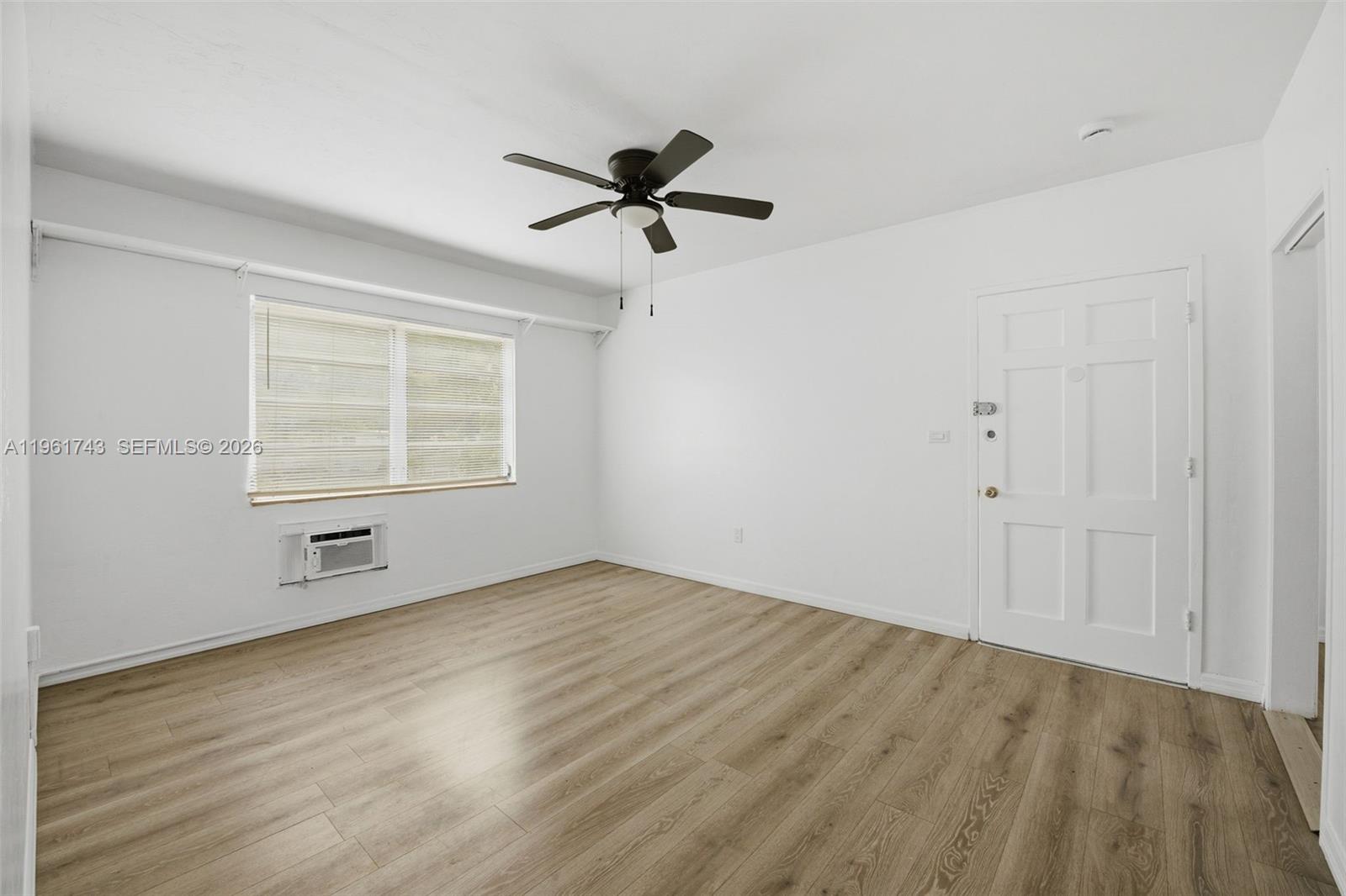 3267 Franklin Ave Upstairs