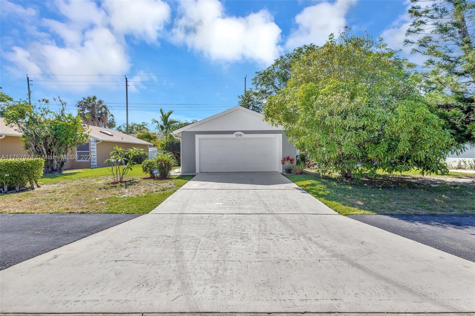 1241 Pine Sage Cir