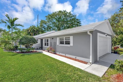 1241 Pine Sage Cir West Palm Beach FL 33409