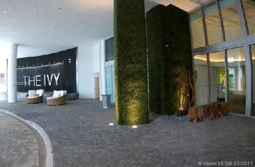 Beautiful 2bed/2baths at The Ivy Riverfront. With wood floor at living area and carpet in bedrooms.  Miami River view from the balcony.  The Ivy have great amenities such as : Pool, Jacuzi, Fitness center, Spa, Voleyball yard and much more.  THIS UNIT HAS 2 PARKING SPACES.