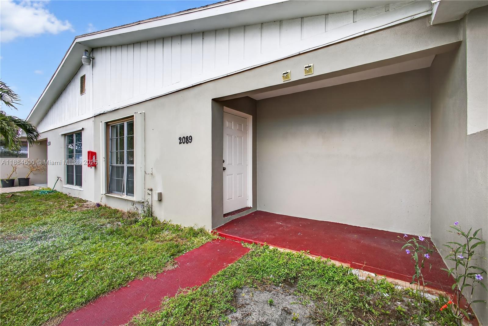 Welcome home to this 2-bedroom, 2-bathroom condo/villa in West Palm Beach. With a low HOA and a price that’s ready to sell, this property is a fantastic opportunity whether you’re looking for your first home or an income-producing investment.
The space is just waiting for your personal touch to make it your own. Conveniently located near shopping, dining, and major highways, you’ll love the easy lifestyle this home provides.
Don’t miss out—opportunities like this don’t last long!