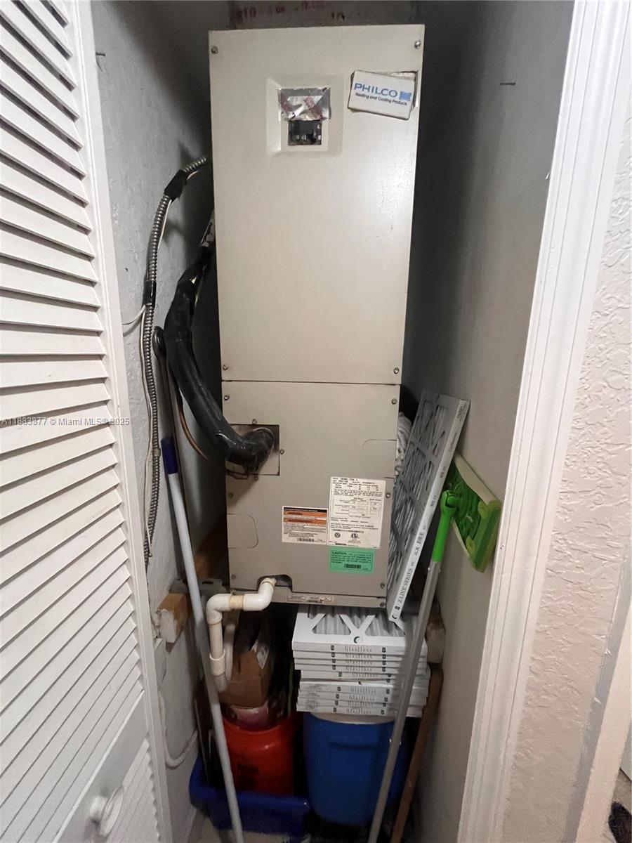 VENETIAN PALMS CONDO - Residential