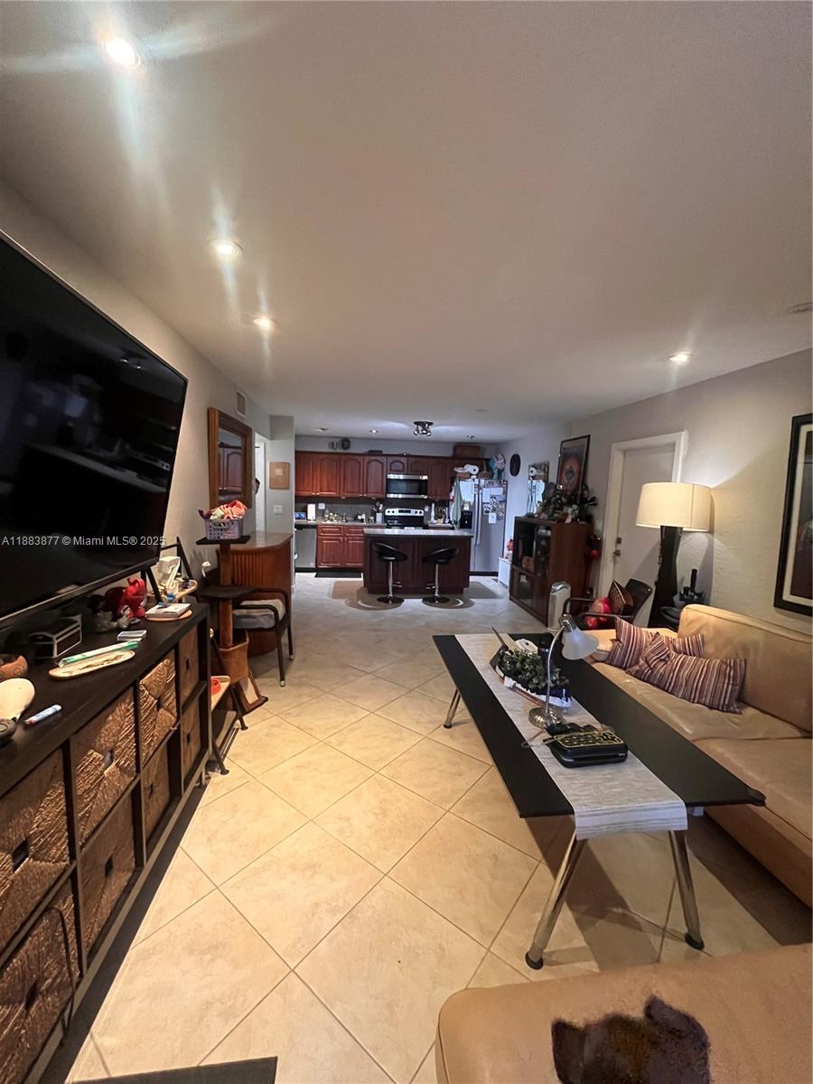 VENETIAN PALMS CONDO - Residential