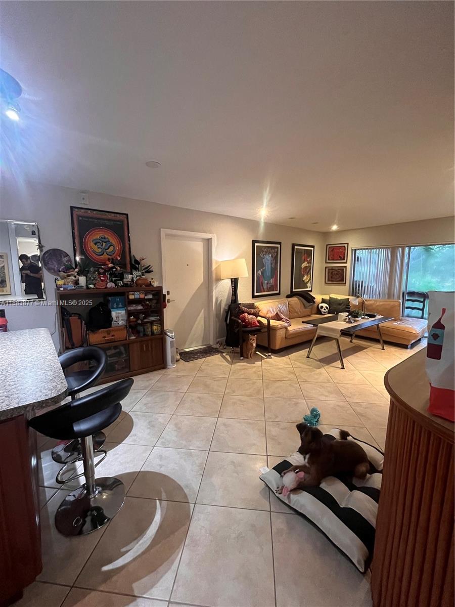 VENETIAN PALMS CONDO - Residential