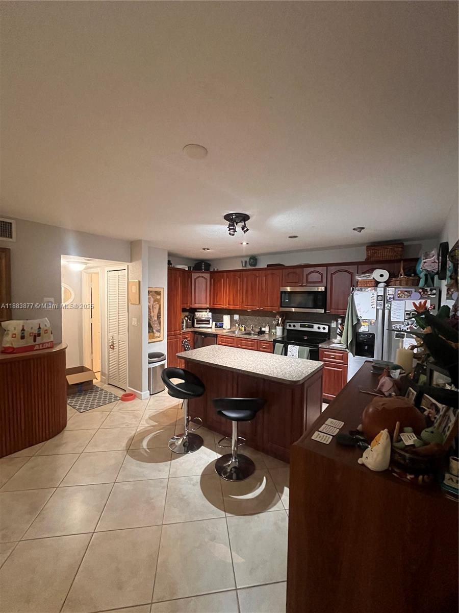 VENETIAN PALMS CONDO - Residential