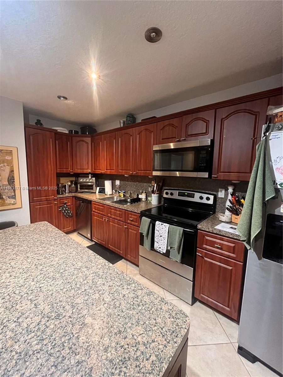 VENETIAN PALMS CONDO - Residential