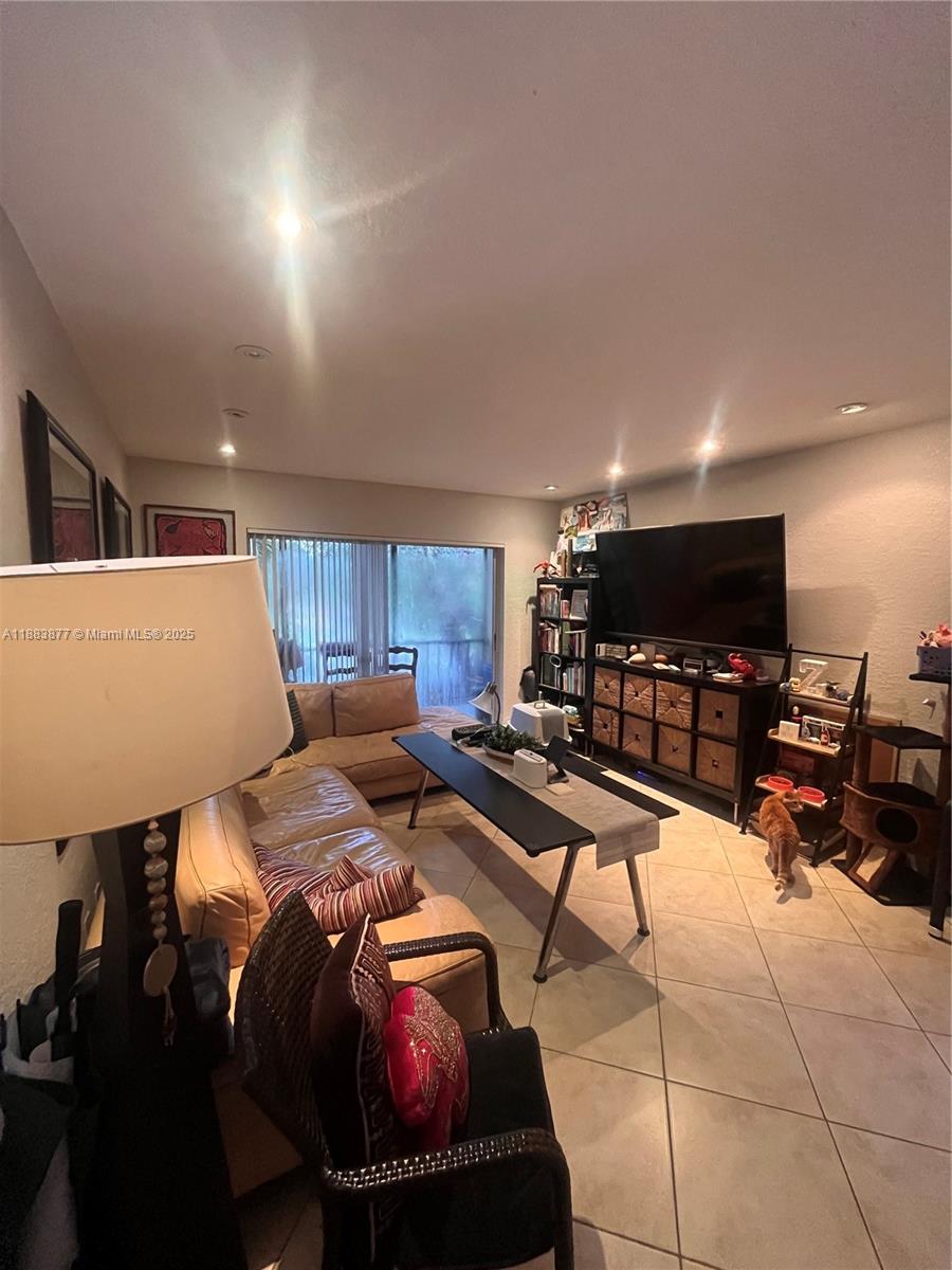 VENETIAN PALMS CONDO - Residential