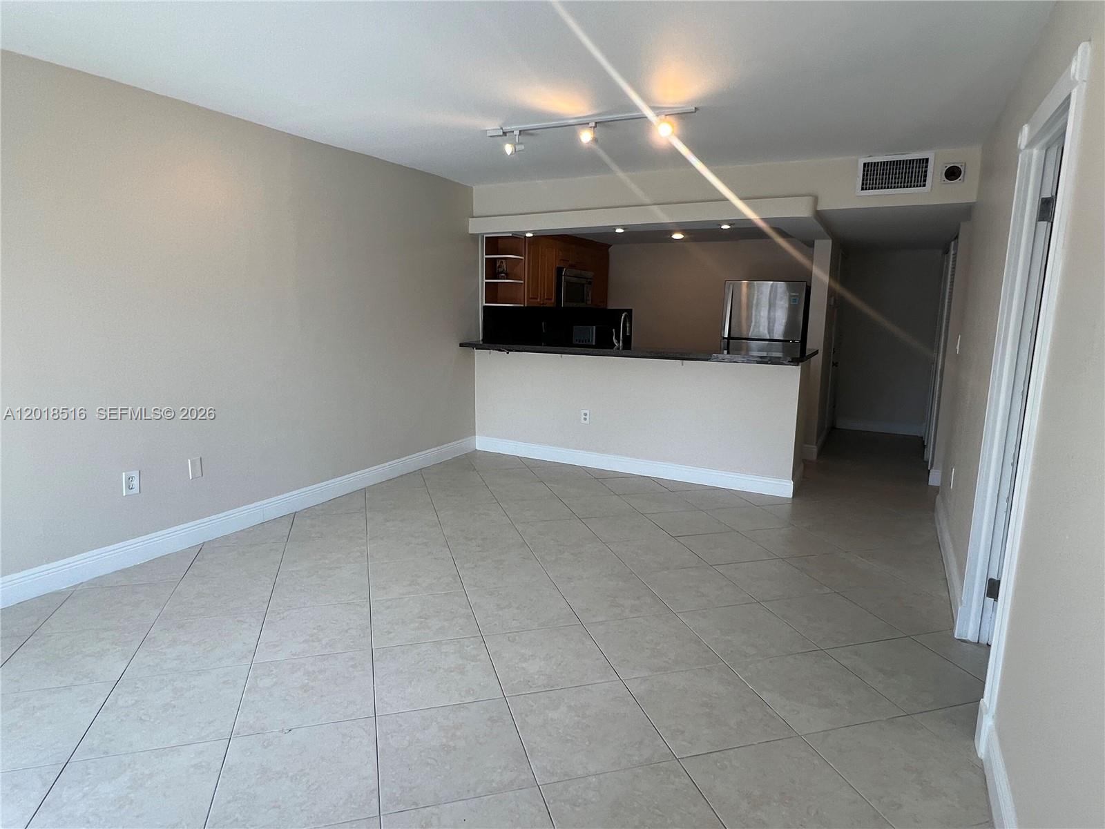 345 Ocean Dr 305