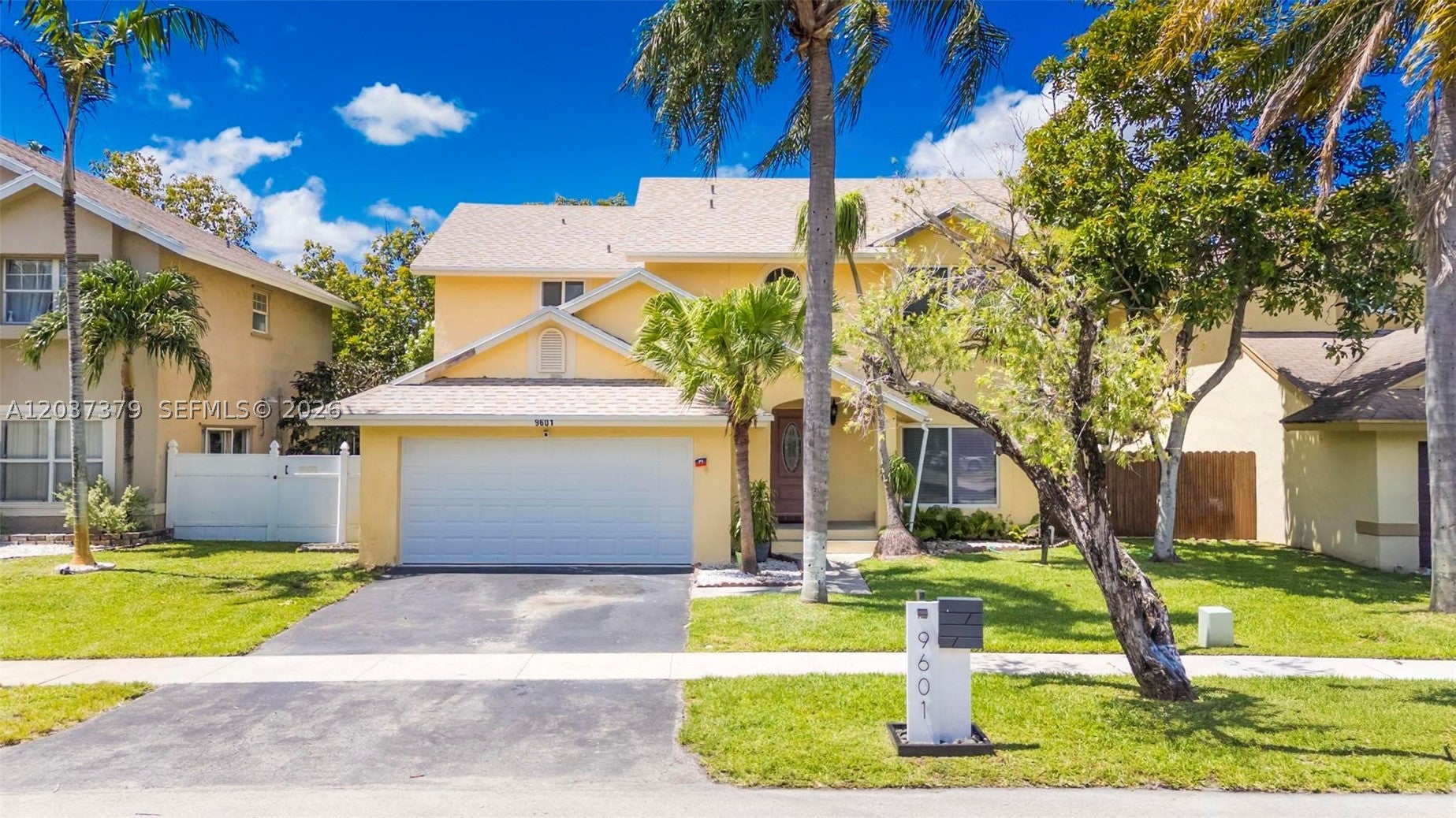 9601 SW 9th Ct, Pembroke Pines FL 33025