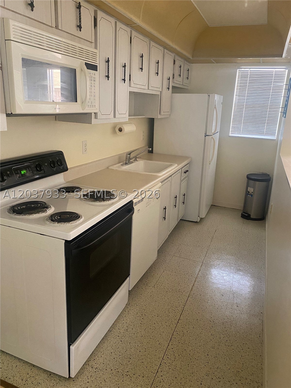 415 NE 2nd St 222