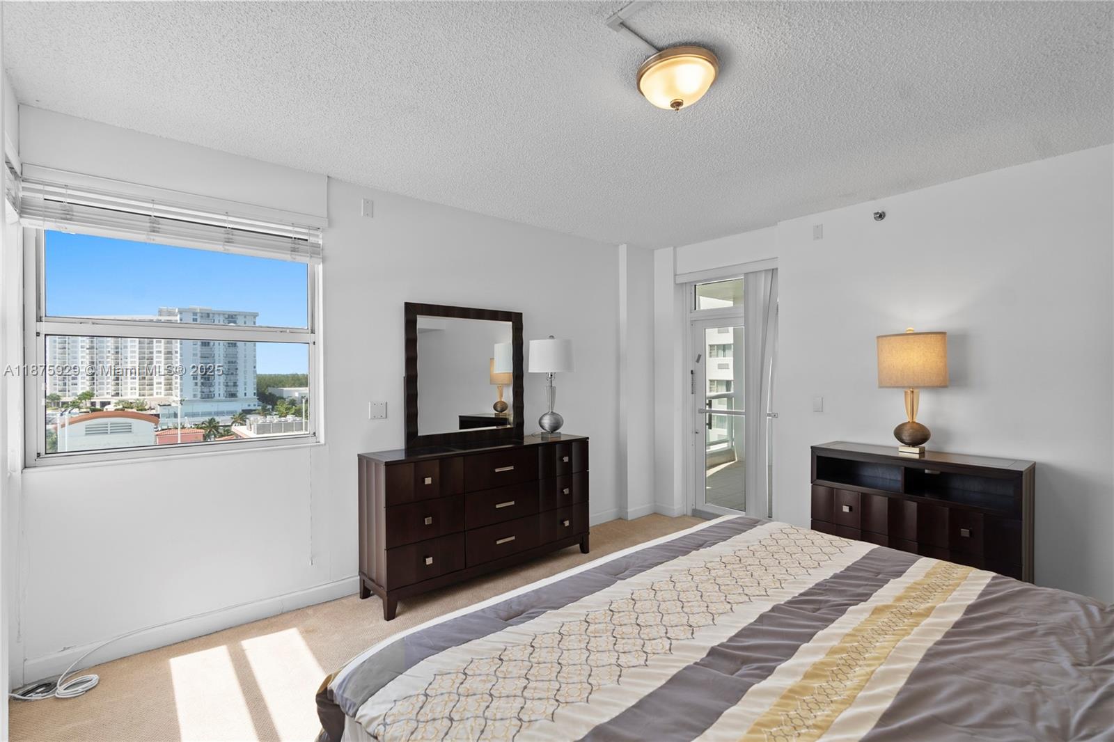 LA TOUR CONDO - Residential Lease