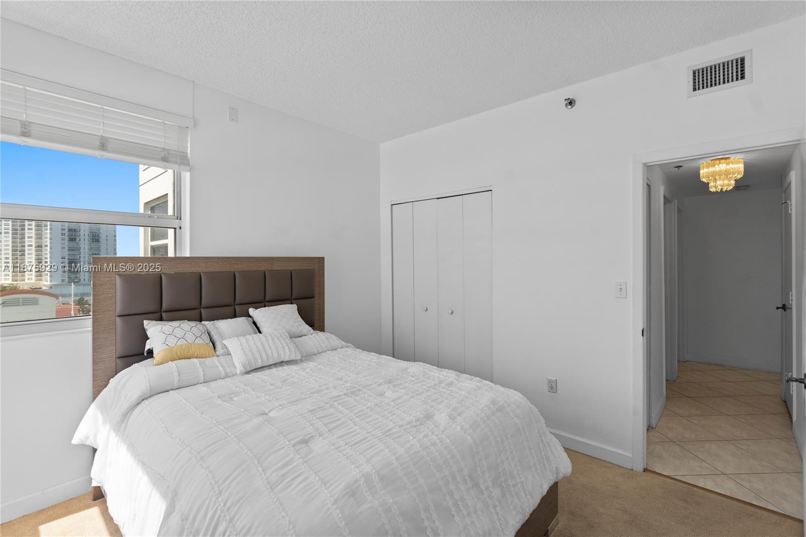 LA TOUR CONDO - Residential Lease