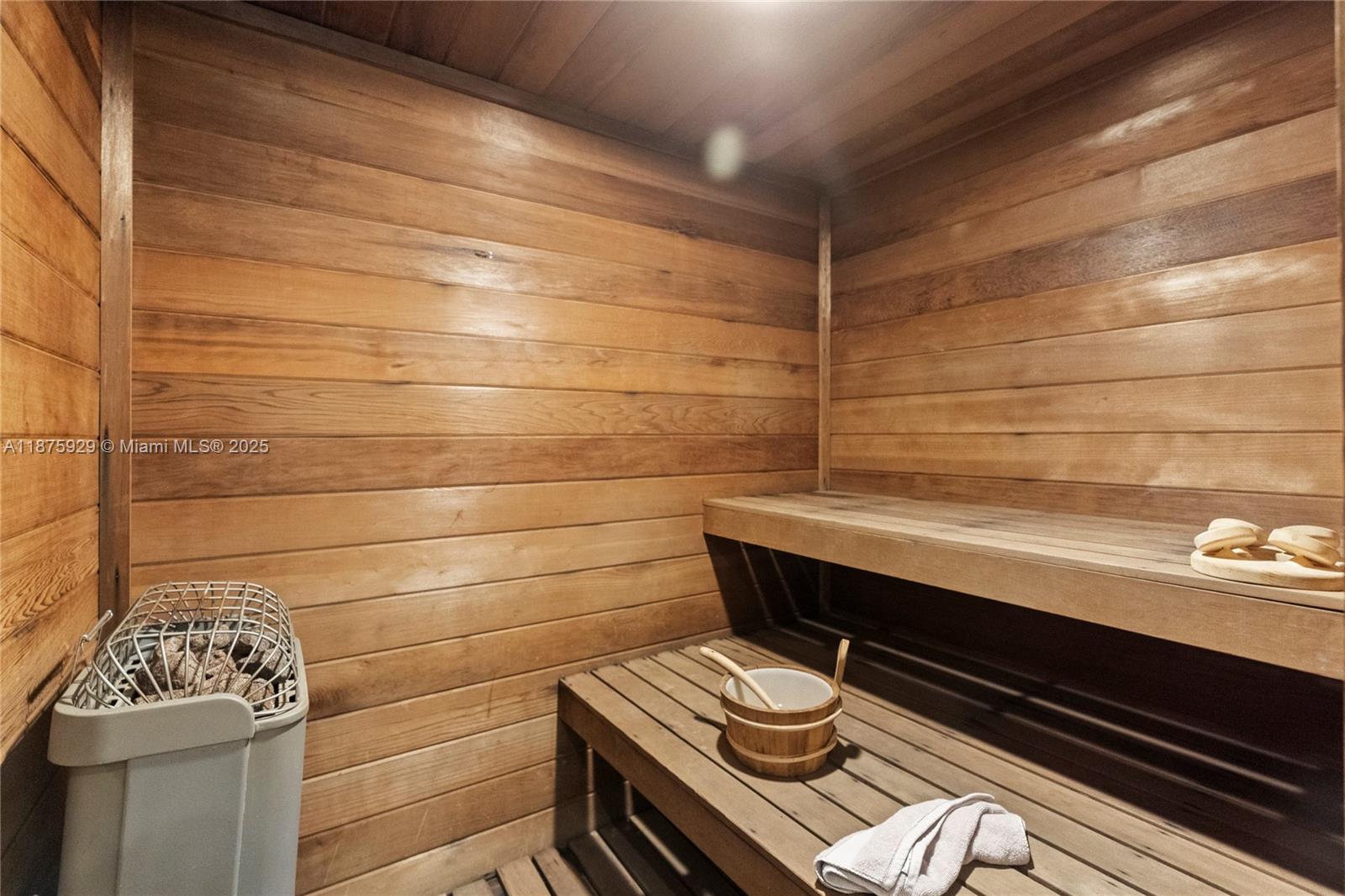 LA TOUR CONDO - Residential Lease