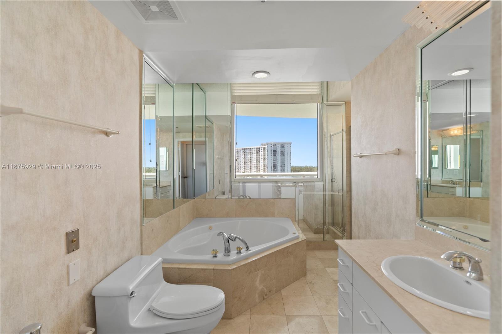 LA TOUR CONDO - Residential Lease