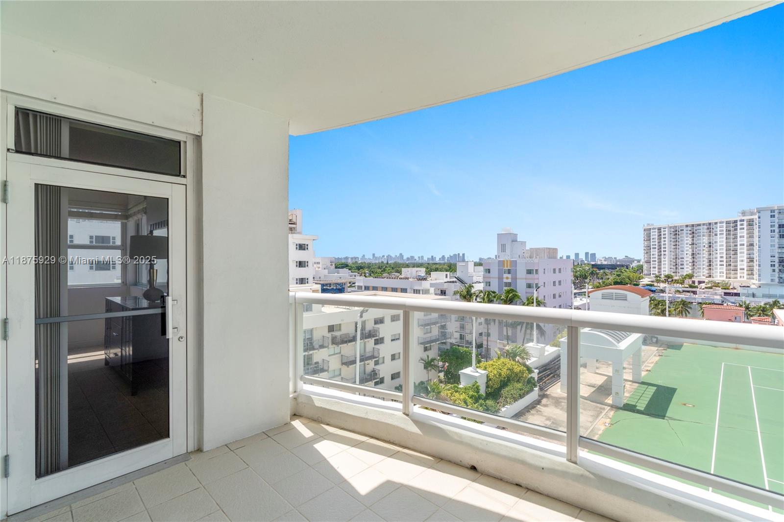 4201 Collins Ave 701