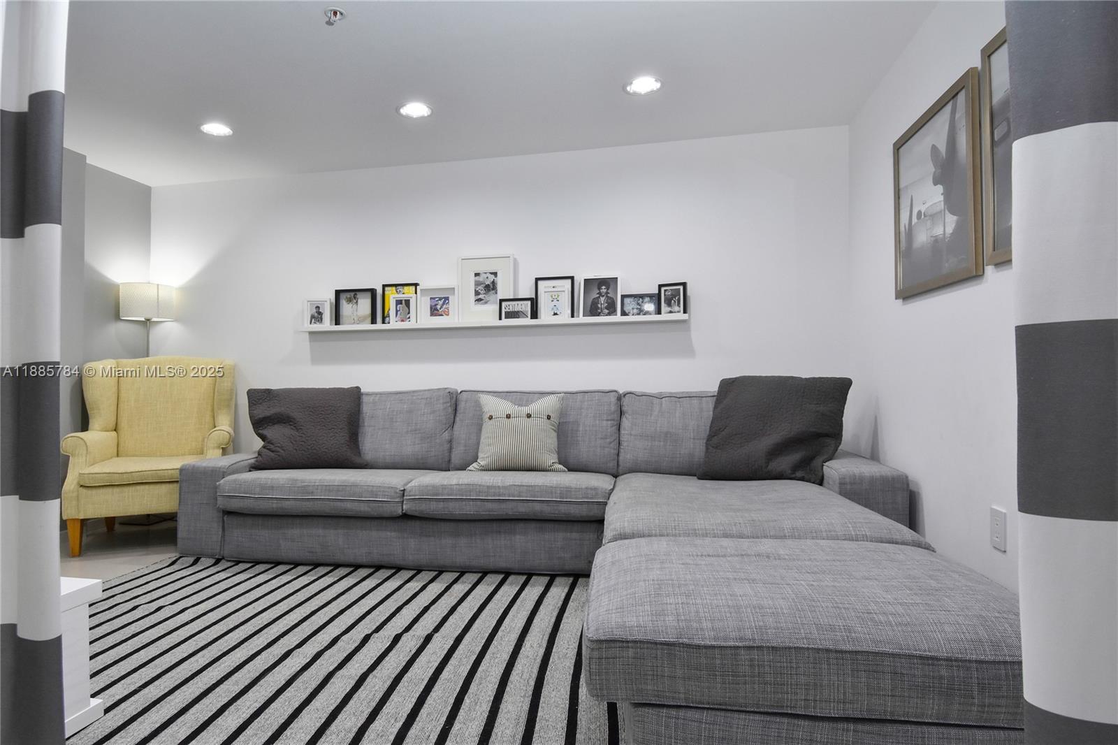 3030 AVENTURA CONDO - Residential
