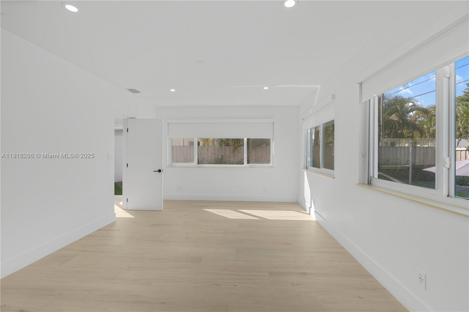 CENTRAL GOLF SEC OF HOLLY - Residential