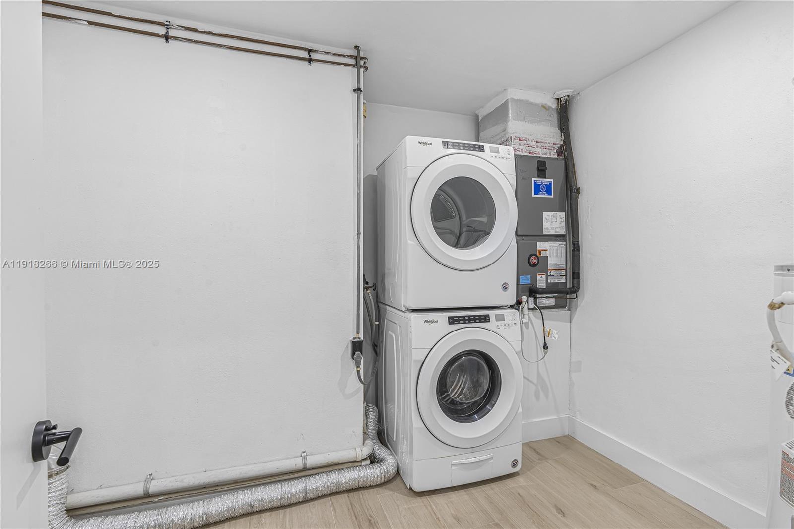 CENTRAL GOLF SEC OF HOLLY - Residential