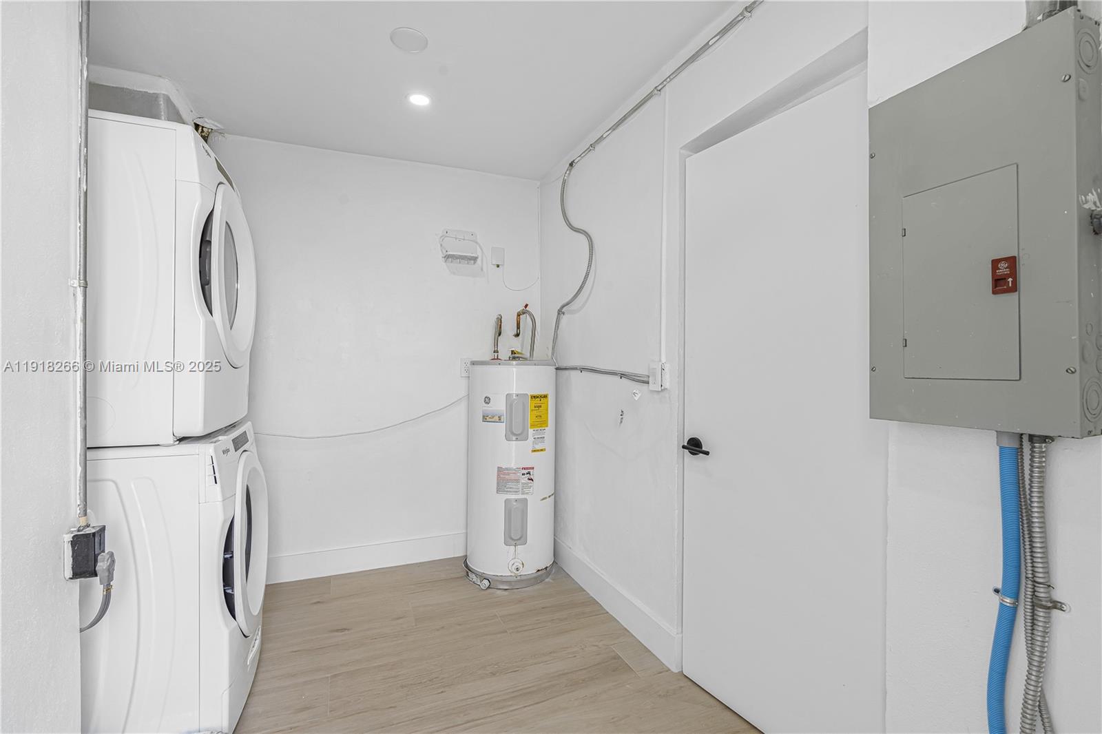 CENTRAL GOLF SEC OF HOLLY - Residential