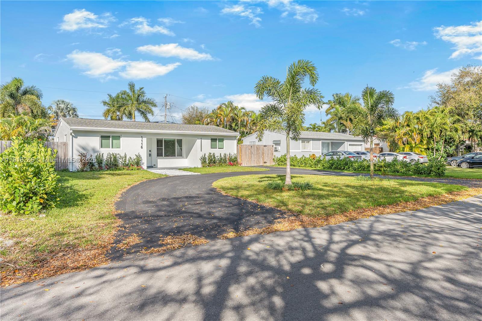 CENTRAL GOLF SEC OF HOLLY - Residential