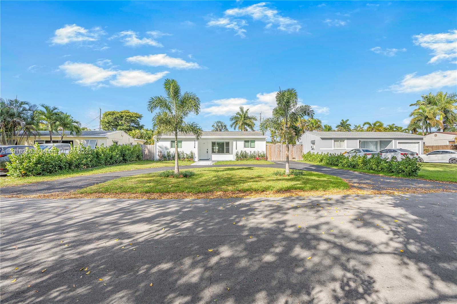 CENTRAL GOLF SEC OF HOLLY - Residential