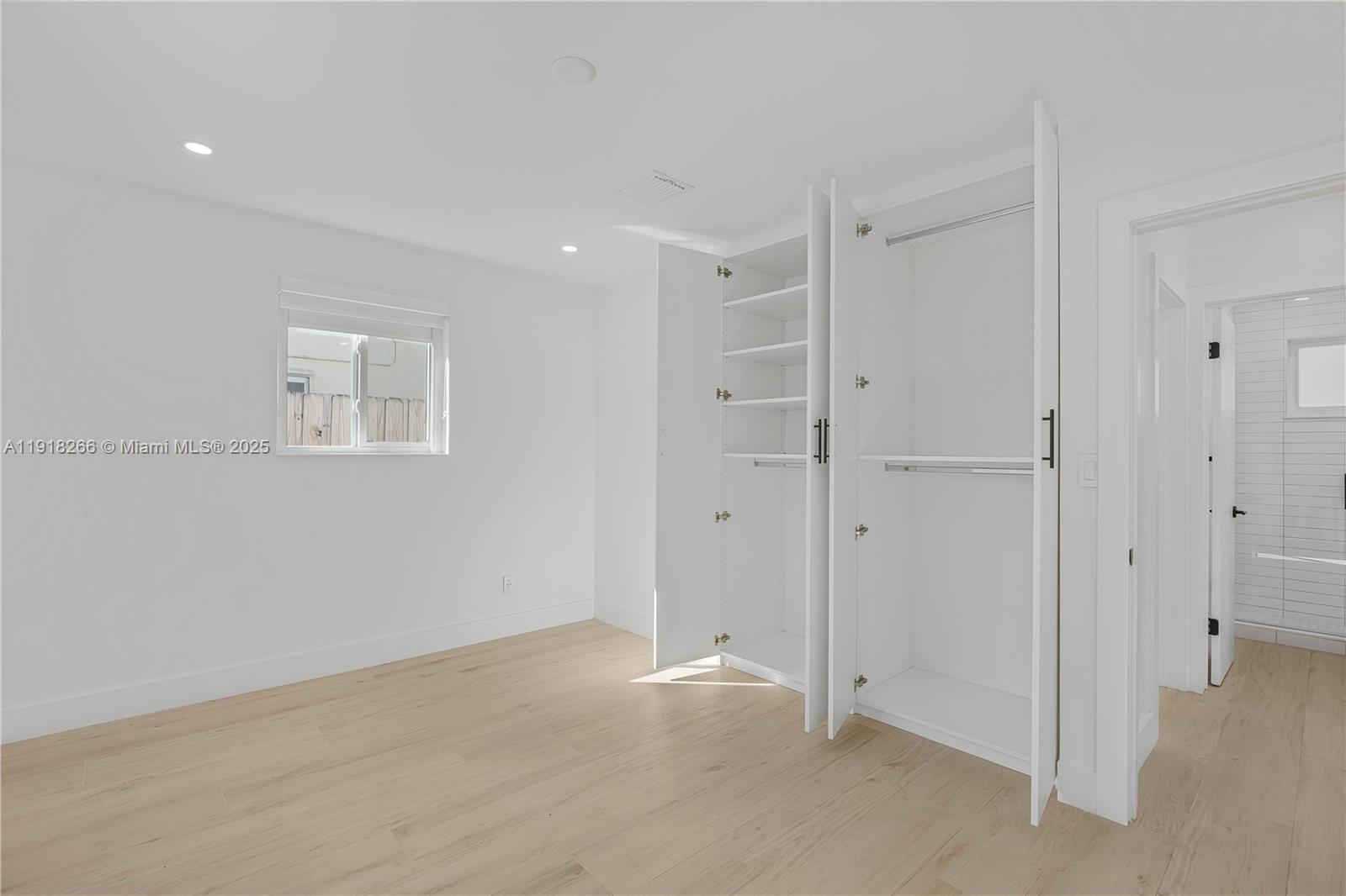 CENTRAL GOLF SEC OF HOLLY - Residential