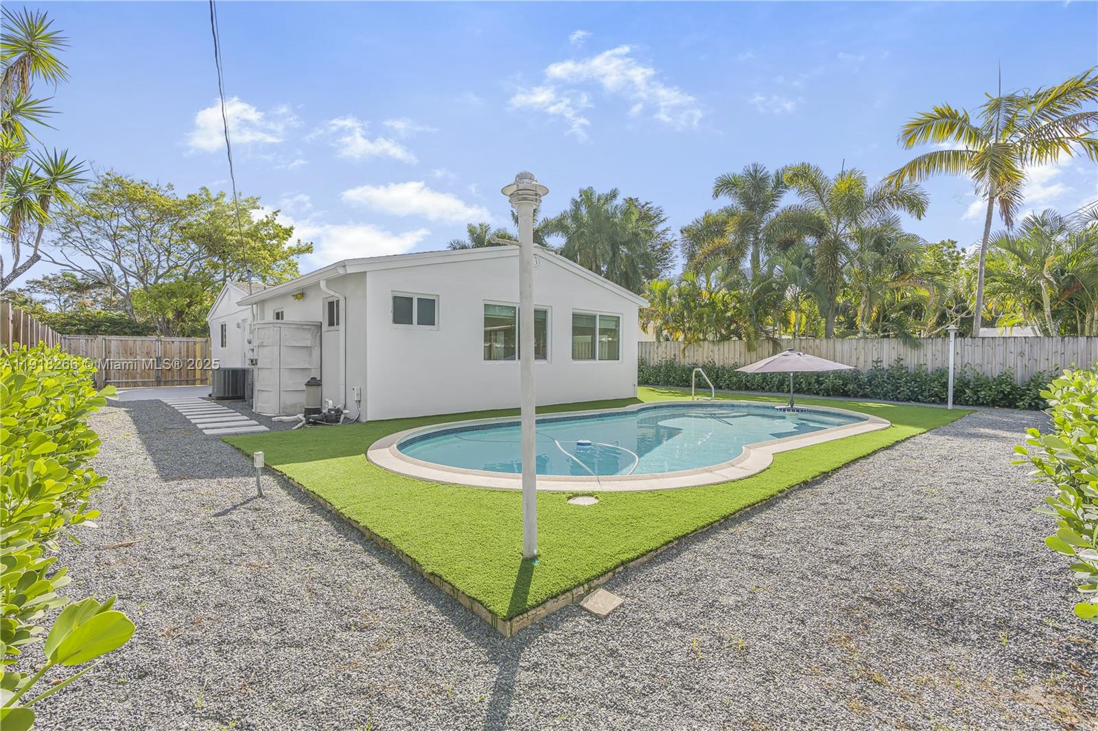 CENTRAL GOLF SEC OF HOLLY - Residential